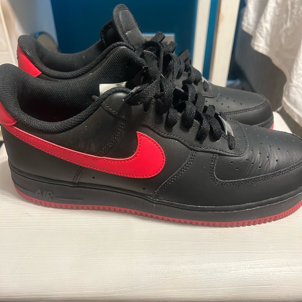 Nike Air Force One’s Black and Red Size 11
